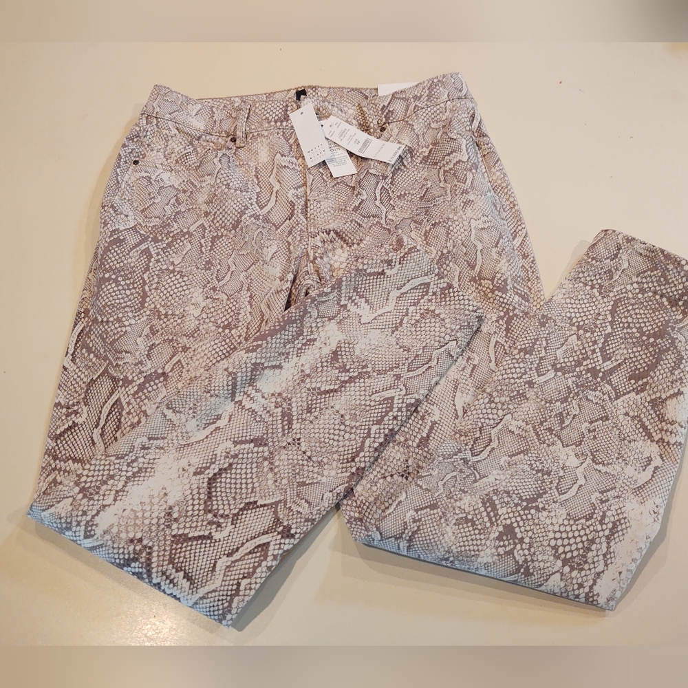 White House Black Market size8p Lunar Snake print Sculpt Fit pants